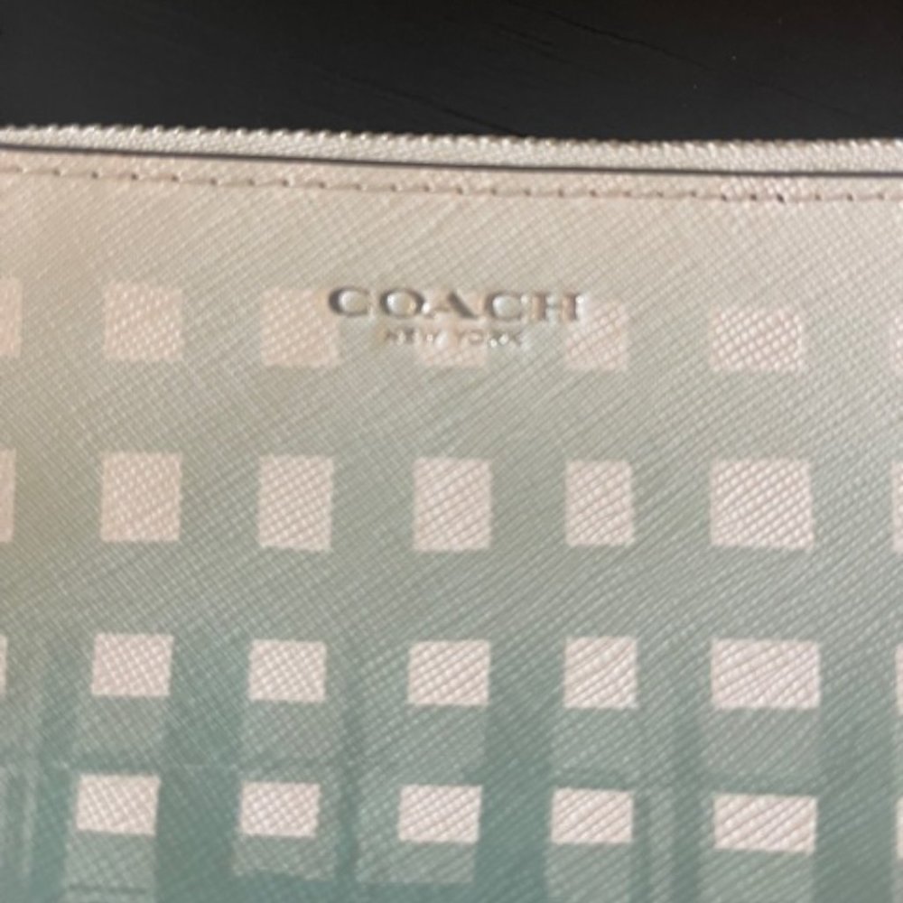 COACH - Picture 2 of 4
